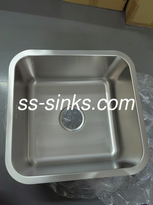 0.7mm γυαλισμένος νεροχύτης 60*43cm κουζινών ανοξείδωτου Undermount