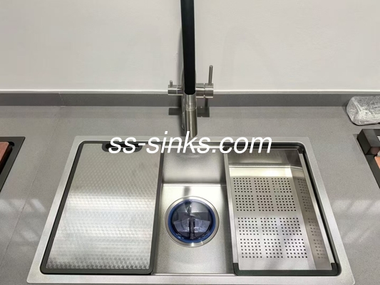 18/10 Υλικό από νικελικό χάλυβα Υπογείωση από ανοξείδωτο χάλυβα Μονό μπολ νεροχύτη με απαιτούμενη υπερχείλιση
